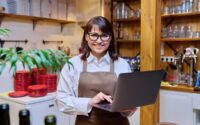 飲食店を経営する女性